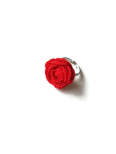 Anillo Rosa Roja Hecho a Mano – Ajustable, Joya Artesanal de Crochet, Regalo para Ella