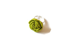 lime floreal botanical ring for a decise woman