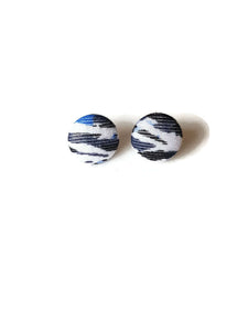 White tiger buttons stud earrings