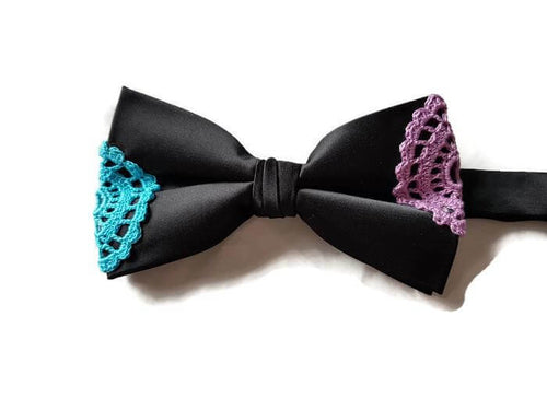 Black bow tie 